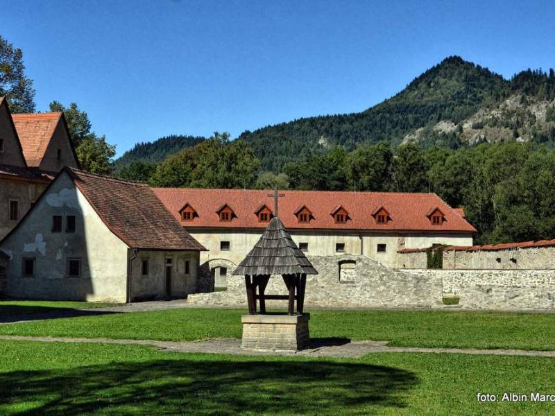 Czerwony Klasztor Kartuzów w Pieninach - Słowacja